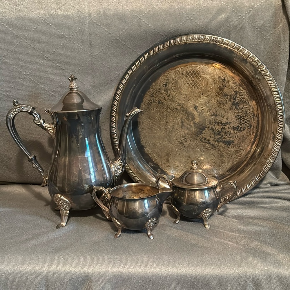 Leonard Silver-plate coffee service set. 5 pieces. Tray, coffee, creamer, sugar